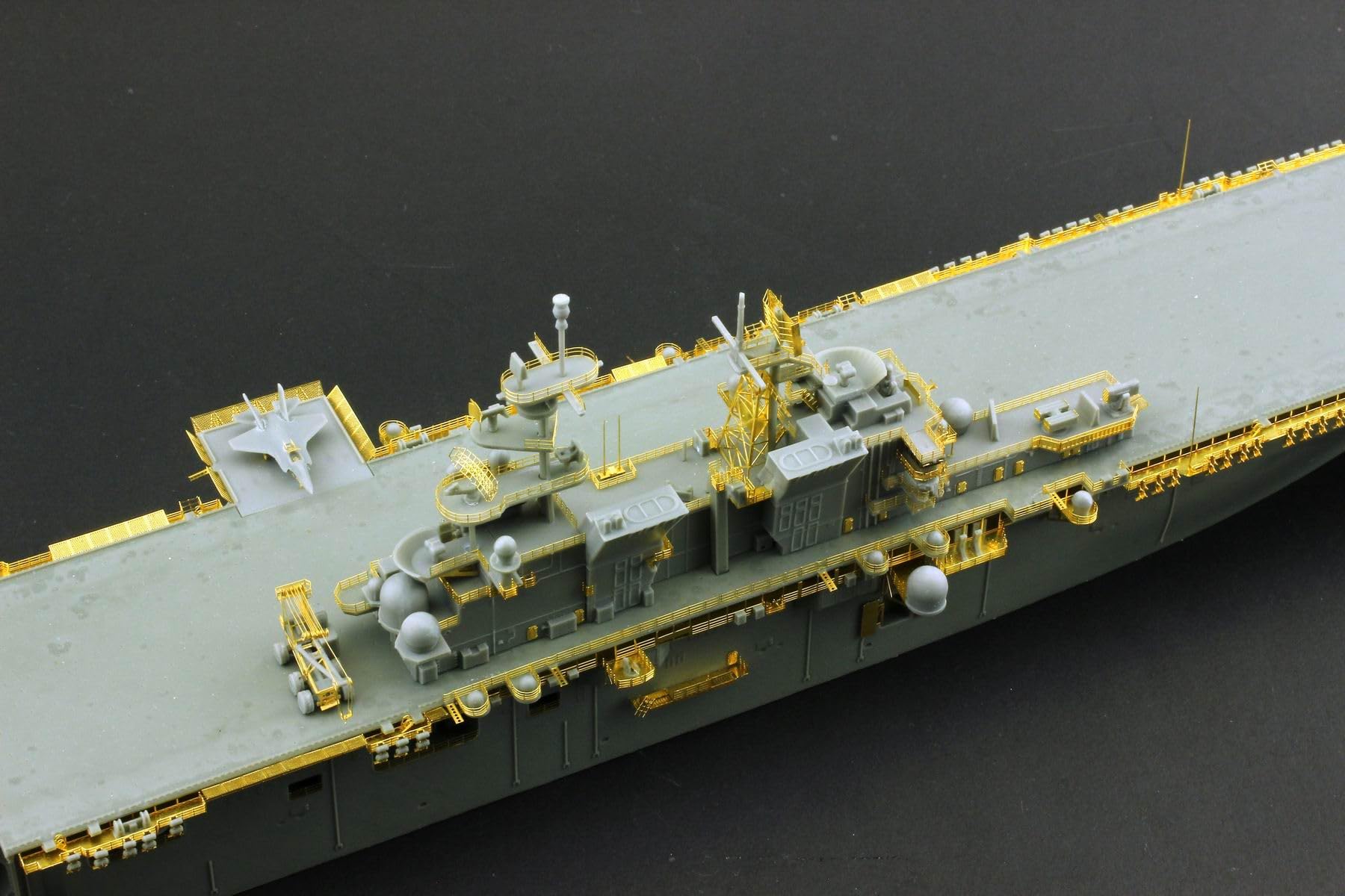 Amazon | Orange Hobby 1/700 米海軍強襲揚陸艦 LHA-6 アメリカ (N07